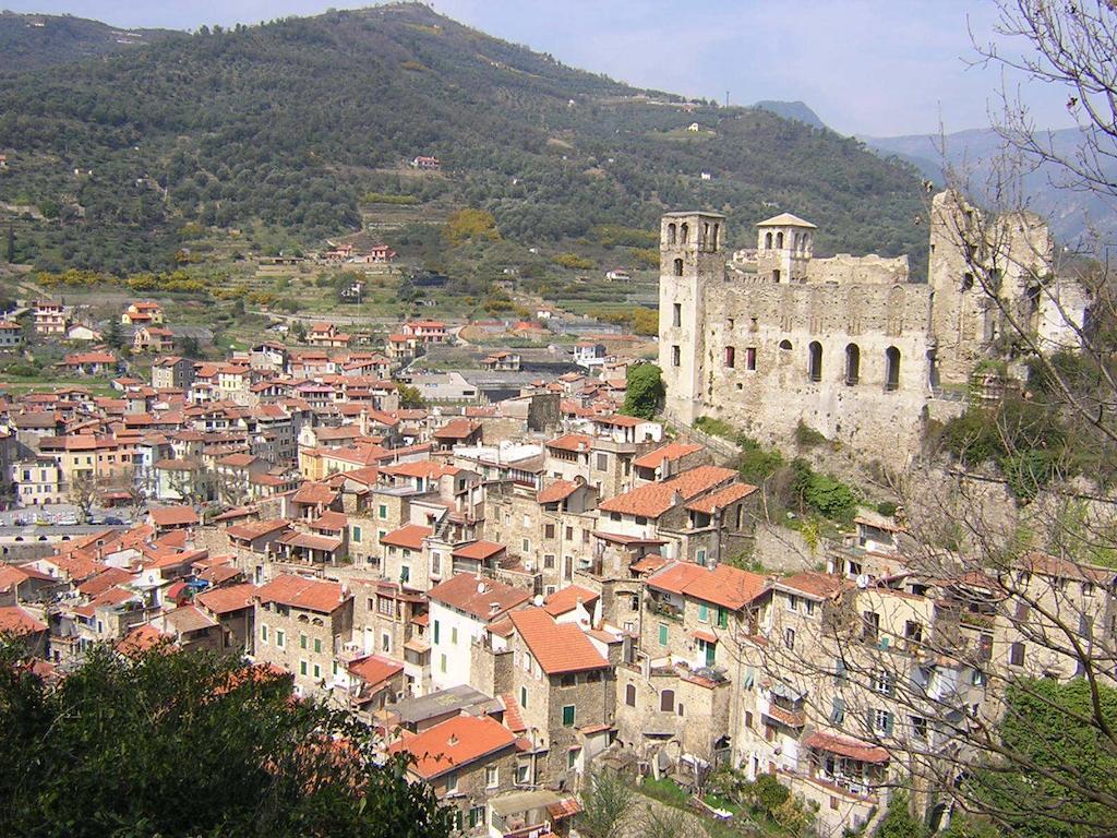 B&B Il Libro Verde Dolceacqua Buitenkant foto