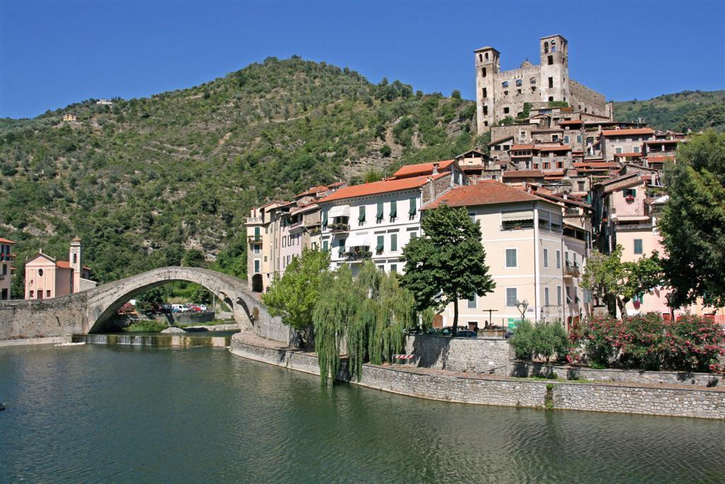 B&B Il Libro Verde Dolceacqua Buitenkant foto