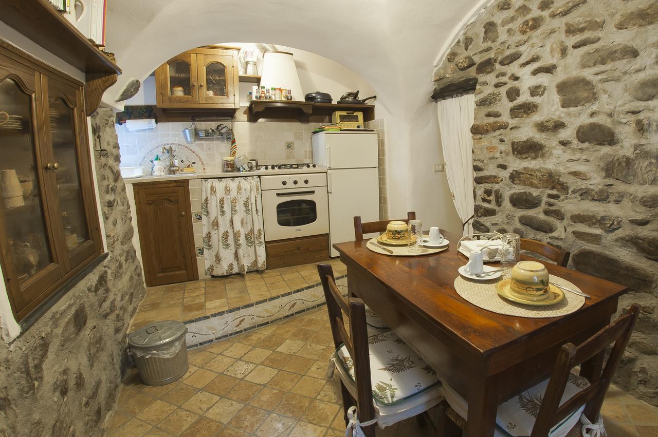 B&B Il Libro Verde Dolceacqua Buitenkant foto